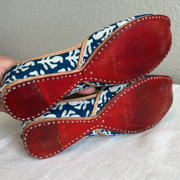 MOCHIIS Blue Handmade Slip-On Jutti Flats Size 36 - Picture 7 of 8